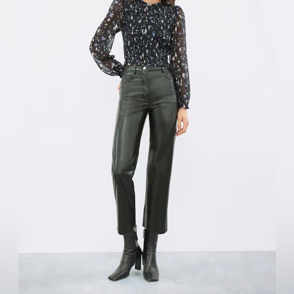 Aritzia Wilfred Black Straight Leg Cropped Faux Leather Pants Size 4